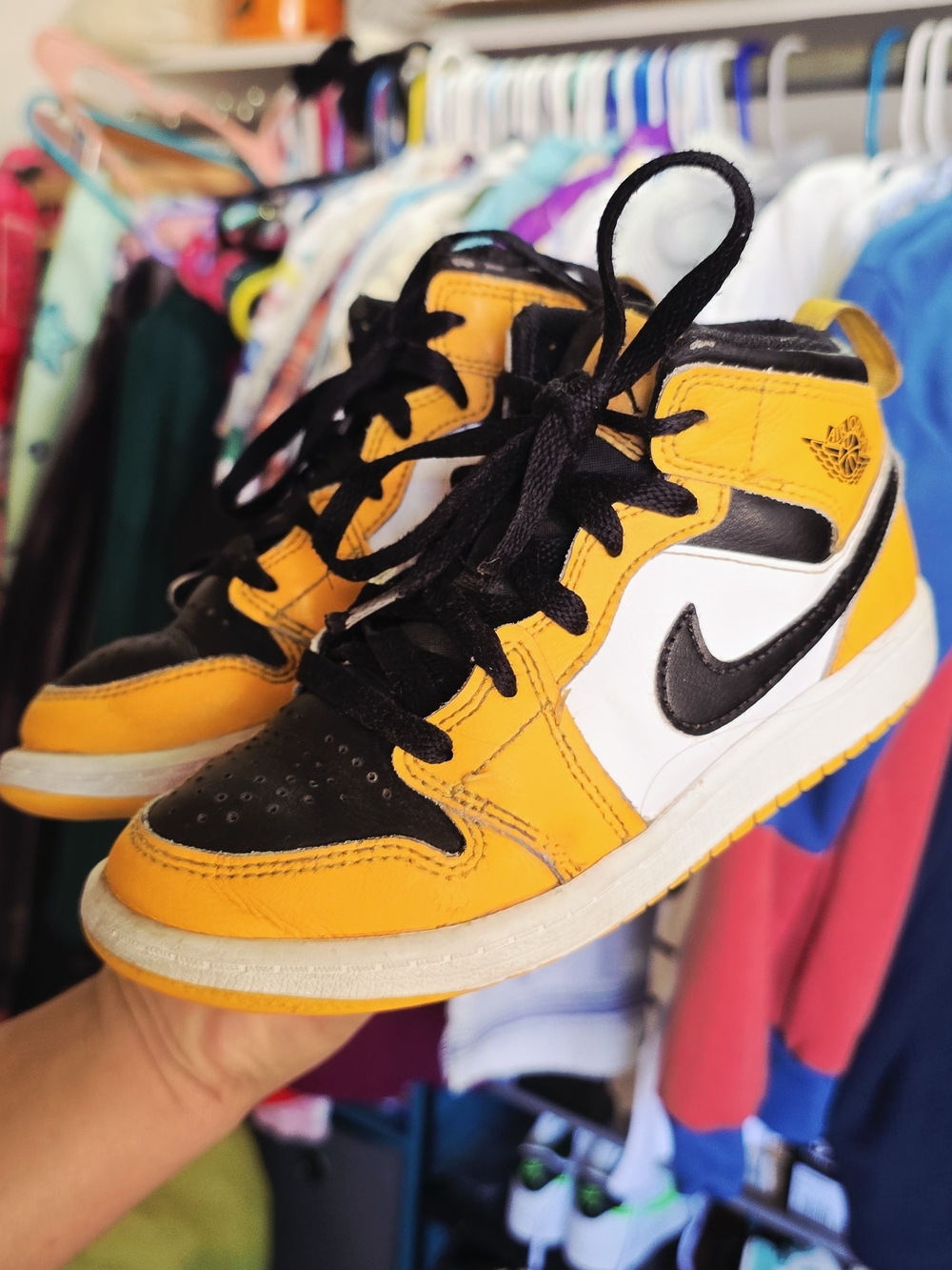 Nike / Air Jordan Kids High-Top Sneakers in Yellow, Black & White "Taxi"